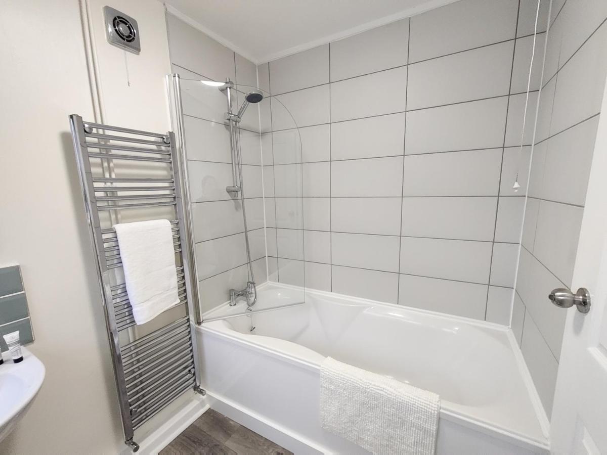 3Br-St Johns Hse-Free Parking-Workers-Kitchen-Wifi-Dog Friendly Apartment ดอนคาสเตอร์ ภายนอก รูปภาพ