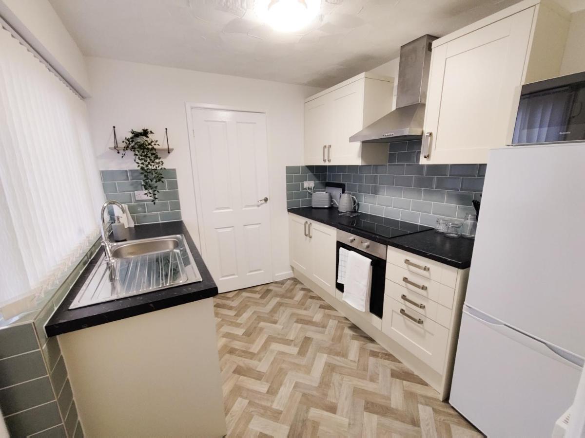 3Br-St Johns Hse-Free Parking-Workers-Kitchen-Wifi-Dog Friendly Apartment ดอนคาสเตอร์ ภายนอก รูปภาพ