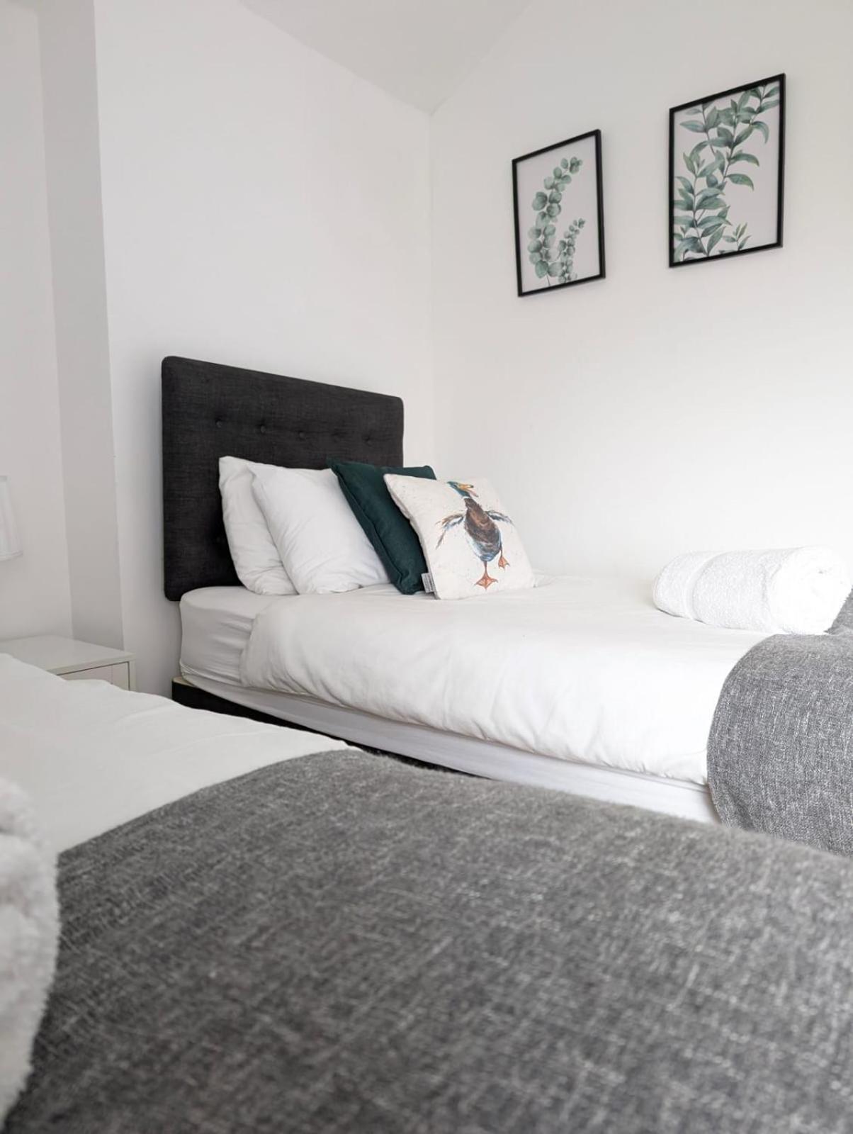 3Br-St Johns Hse-Free Parking-Workers-Kitchen-Wifi-Dog Friendly Apartment ดอนคาสเตอร์ ภายนอก รูปภาพ