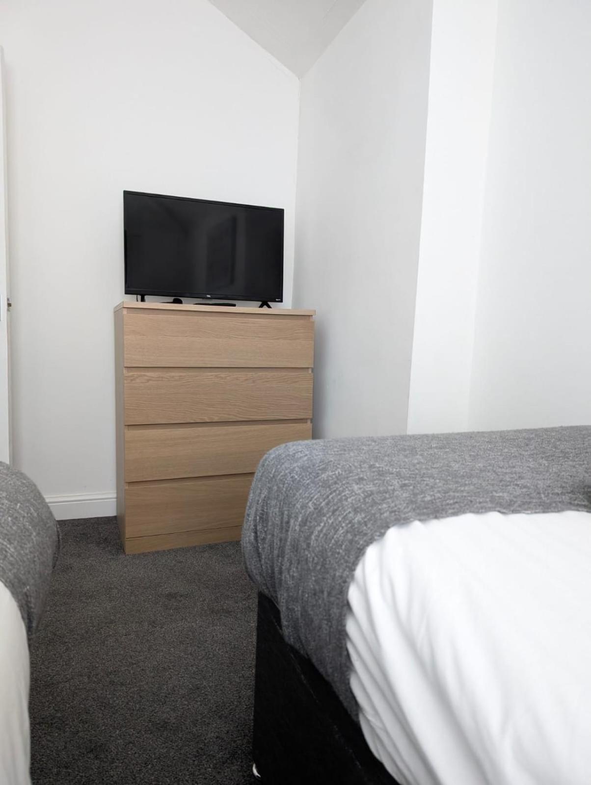 3Br-St Johns Hse-Free Parking-Workers-Kitchen-Wifi-Dog Friendly Apartment ดอนคาสเตอร์ ภายนอก รูปภาพ