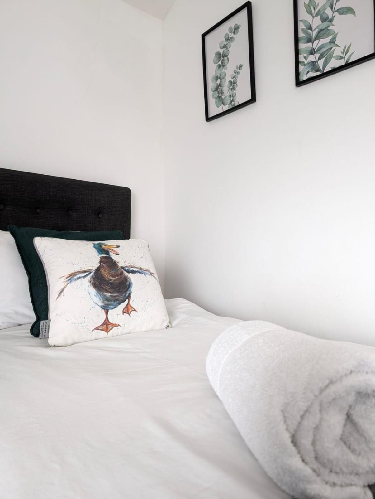 3Br-St Johns Hse-Free Parking-Workers-Kitchen-Wifi-Dog Friendly Apartment ดอนคาสเตอร์ ภายนอก รูปภาพ