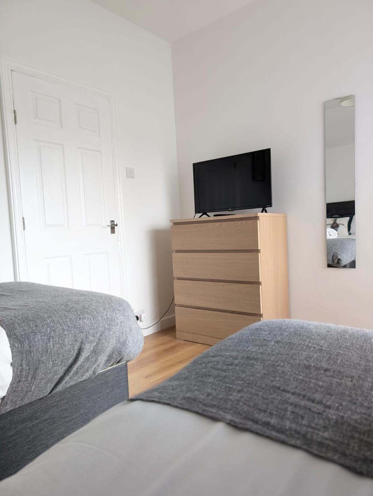 3Br-St Johns Hse-Free Parking-Workers-Kitchen-Wifi-Dog Friendly Apartment ดอนคาสเตอร์ ภายนอก รูปภาพ